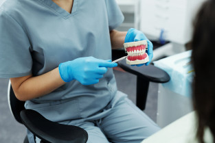 La OMS destaca que el descuido de la salud bucodental afecta a casi la mitad de la población mundial